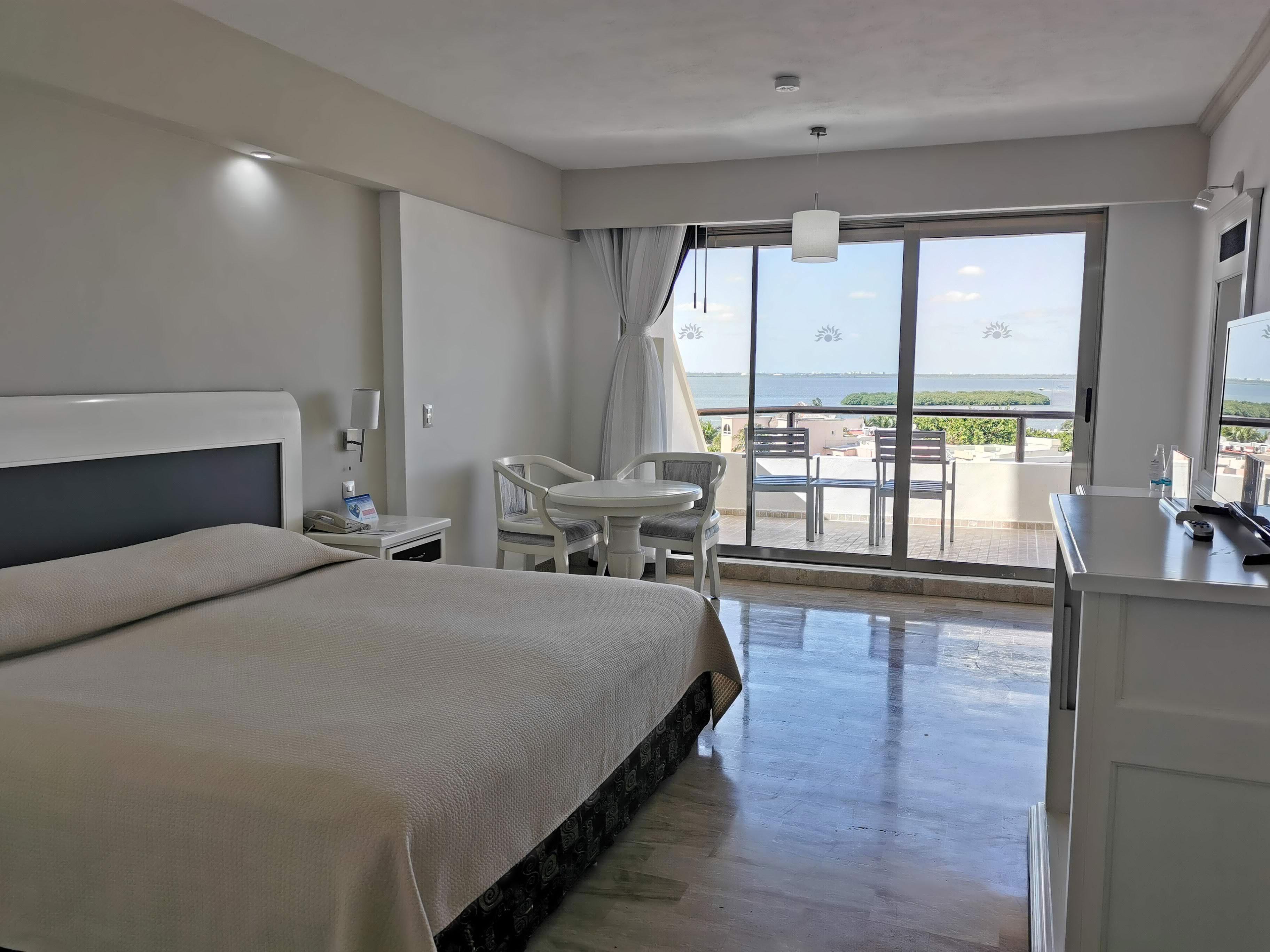 Golden Parnassus Resort & Spa (Adults Only) Канкун Екстериор снимка