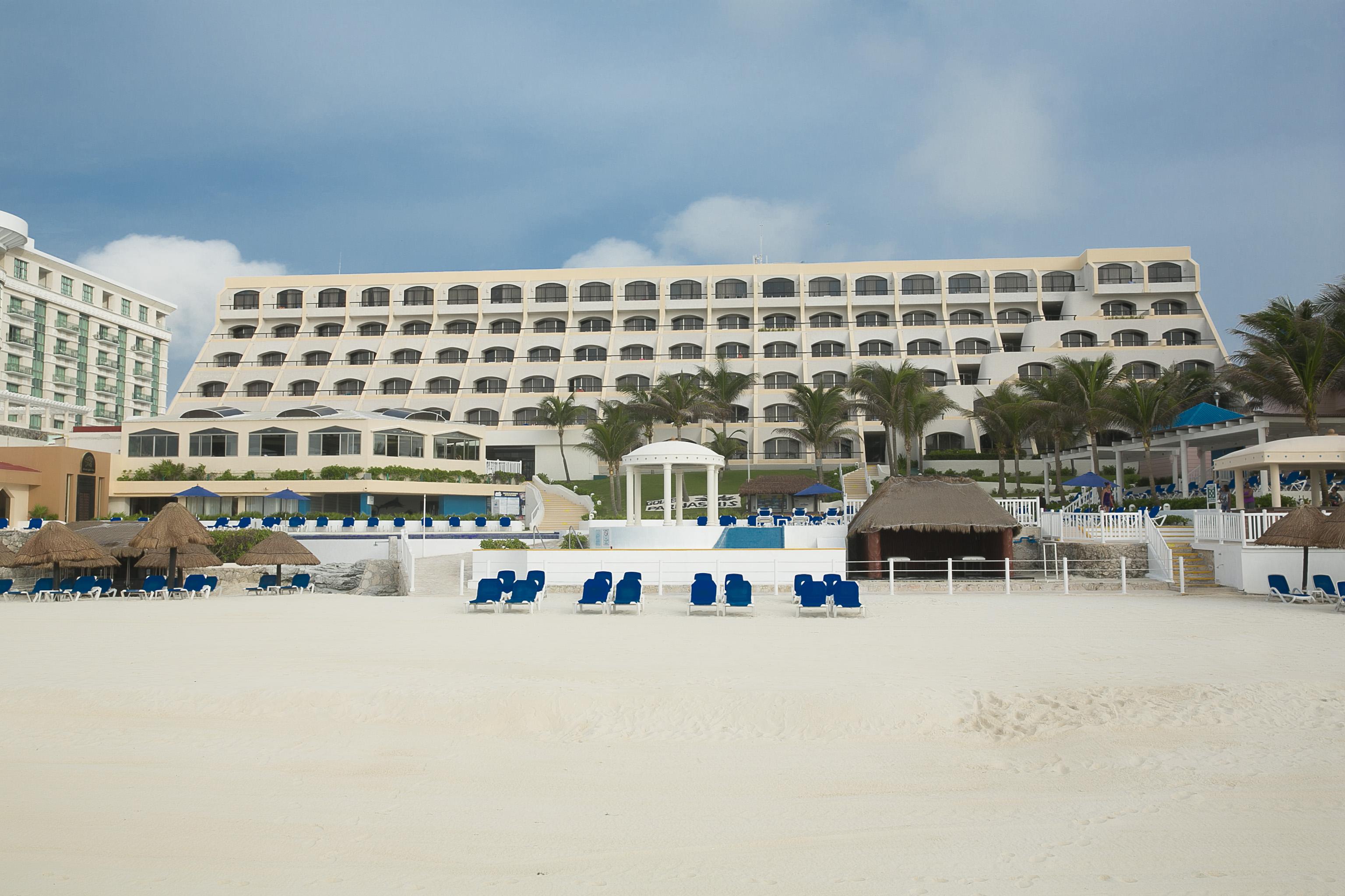 Golden Parnassus Resort & Spa (Adults Only) Канкун Екстериор снимка