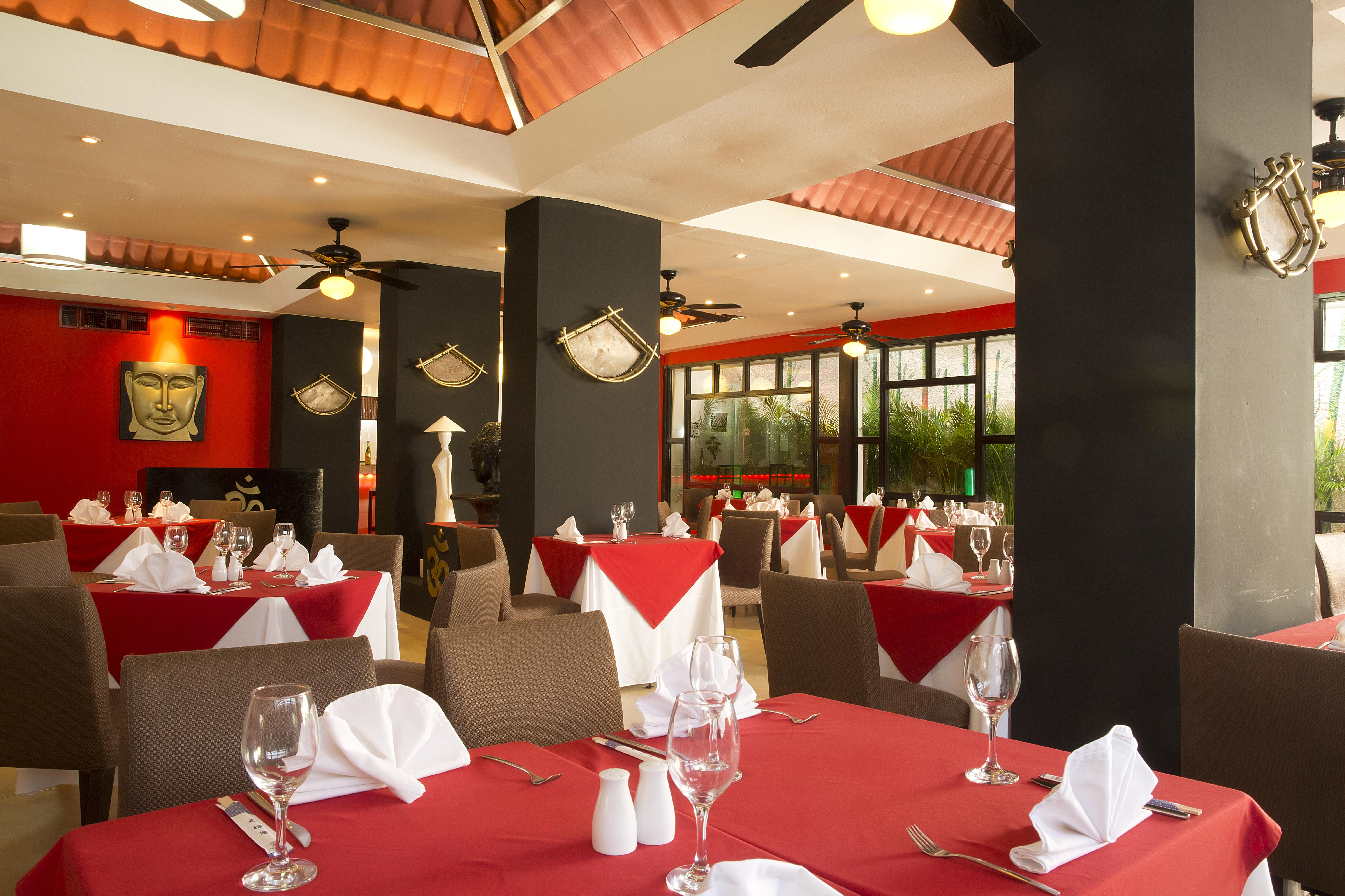 Golden Parnassus Resort & Spa (Adults Only) Канкун Екстериор снимка
