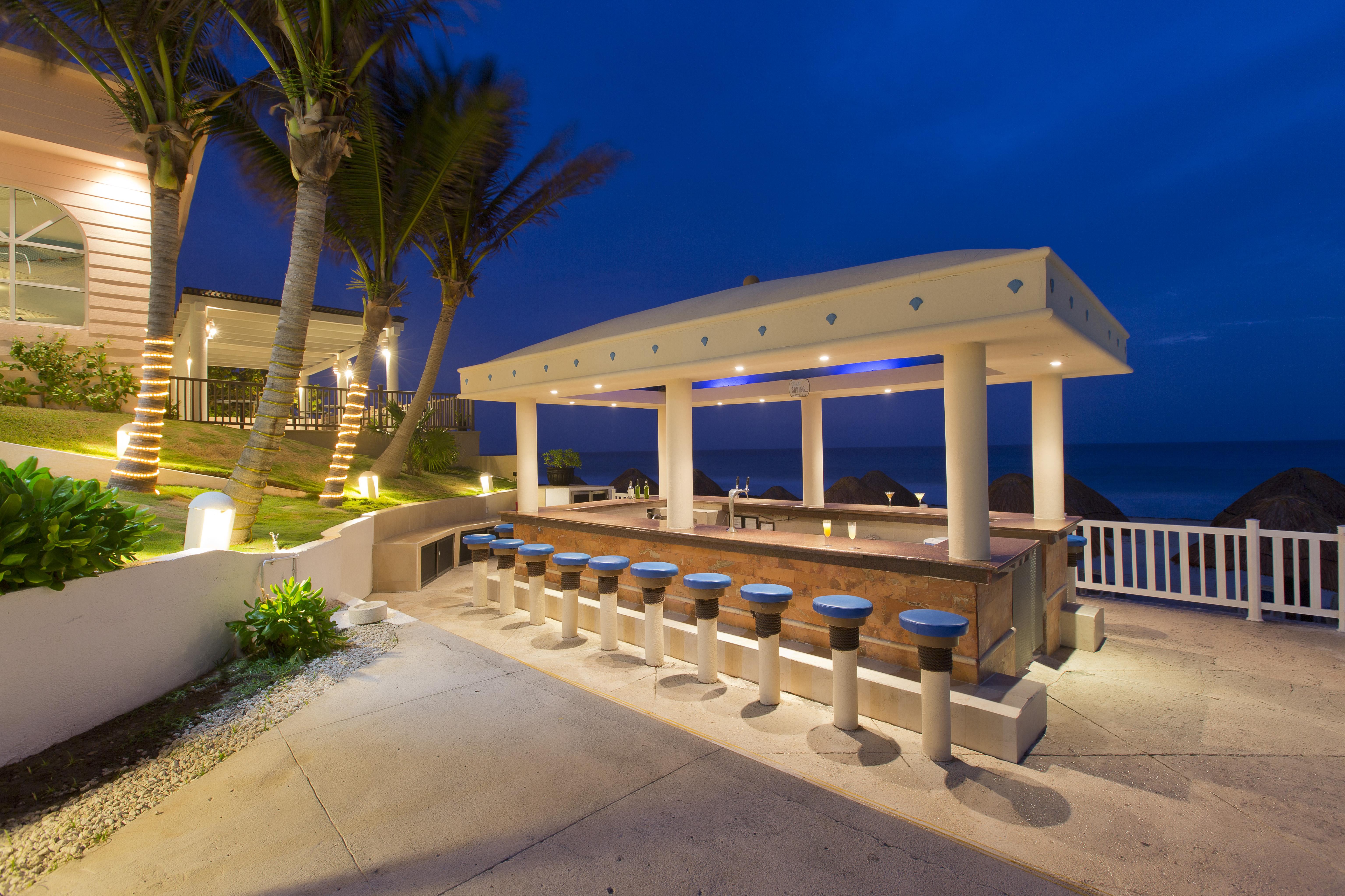 Golden Parnassus Resort & Spa (Adults Only) Канкун Екстериор снимка