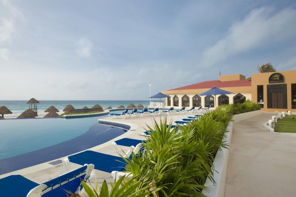 Golden Parnassus Resort & Spa (Adults Only) Канкун Екстериор снимка